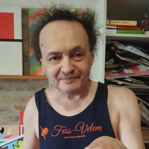 Kórházba vitték Galla Miklóst, miután tűzoltók törték rá az ajtót