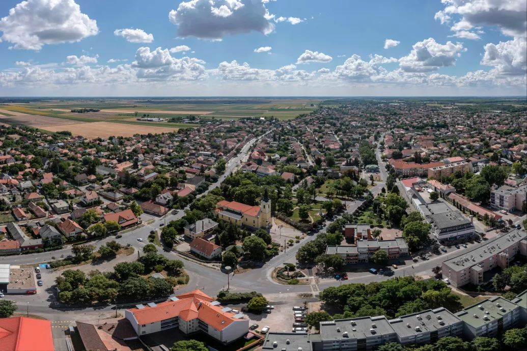 Baleset történt a kémiaórán egy nagykátai iskolában, egy diák megsérült