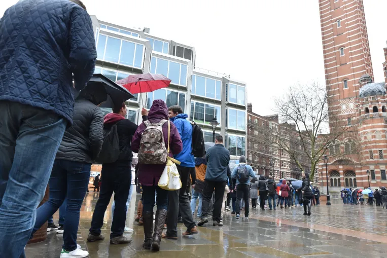 Rekordszámú szavazó várható a külképviseleteken, és ennek a Tisza örülhet