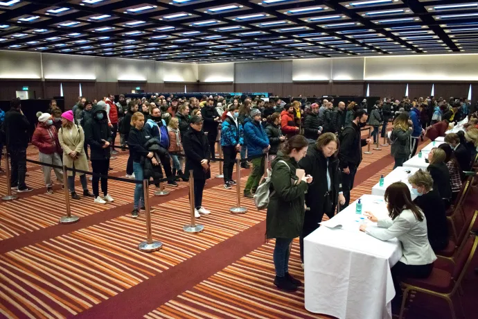 Külföldön élő magyarok szavaznak Londonban, 2022. április 3-án – Fotó: Dömötör Bálint / Telex