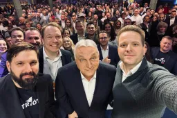 Magyar Péter közönségét lassan a Holdról, Orbánét meg pár centiről vizsgálják a drónokkal felszerelt kormánypárti megmondóemberek