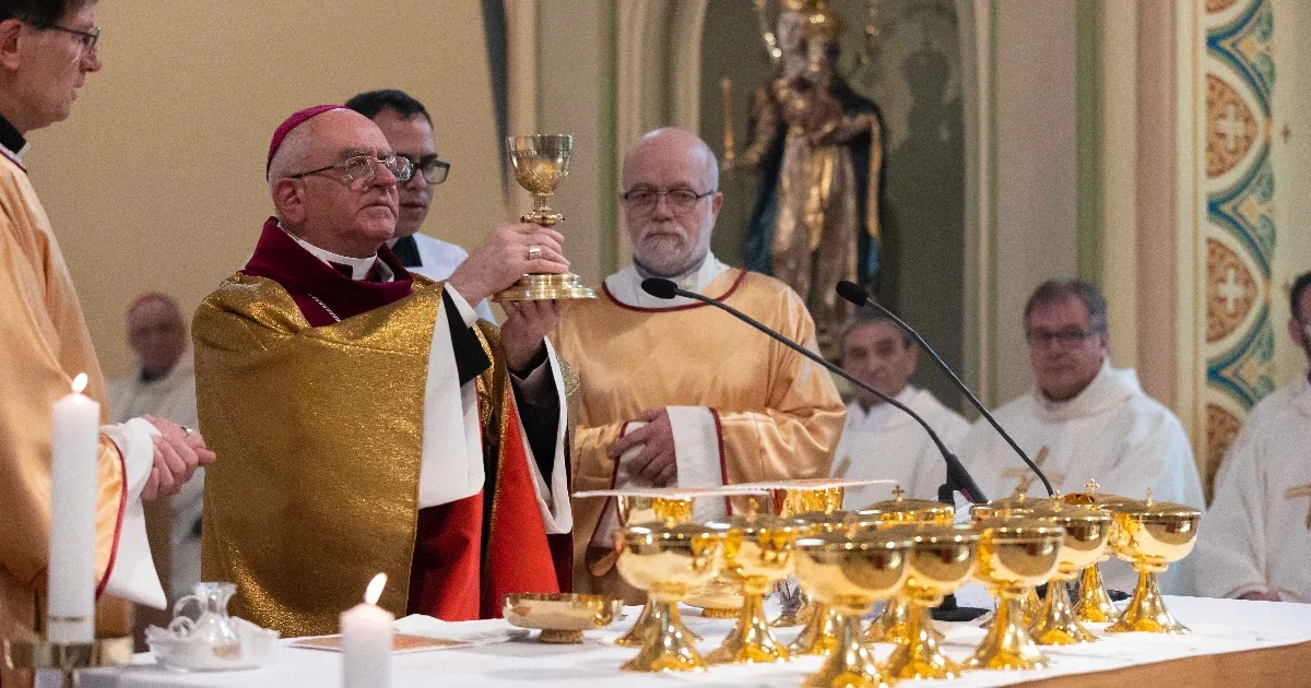 „Uszítani, lejáratni az ellenfelünket a médiában súlyos bűn” – üzente a püspök, aki sorozatot indított a békéről