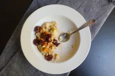 Hamarabb megromlik az az étel, amibe valaki beleeszik