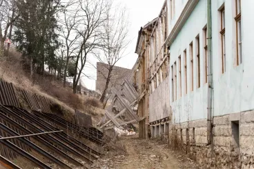Bontani kezdték a Tamási bentlakásának leomlott szárnyát, közel kétmillió eurós magyar támogatásból épülhet újjá