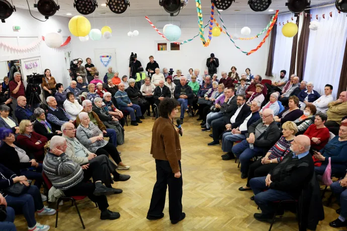 „Szeretném, hogy a kormány húzzon el a fenébe, de a DK is jó lenne a parlamentben, tanácstalan vagyok”