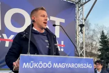 Magyar Péter: Üzenem Zelenszkij elnöknek, hogy nyugodtan adja meg az én lakcímemet is az ukrán fegyveres erőknek