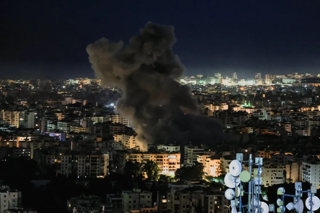 Miközben Izrael Bejrút külvárosát bombázza, bejelentették a háború következő fázisát