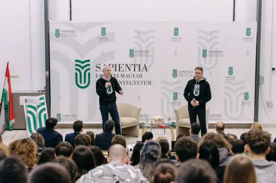 Székely egyetemista kérdezte meg Hankó Balázstól: miért fizet erdélyi diákoknak, hogy neki kampányoljanak?