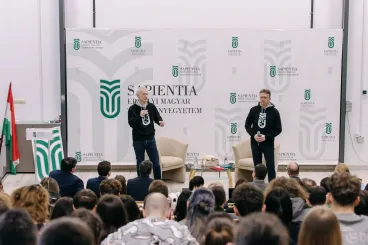 Székely egyetemista kérdezte meg Hankó Balázstól: miért fizet erdélyi diákoknak, hogy neki kampányoljanak?