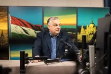 Orbán óvatosan belengette, hogy ha szükséges lesz, akkor belenyúlnak a benzinárakba