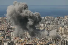 Új hullámban támadják az izraeliek a Hezbollah bejrúti állásait