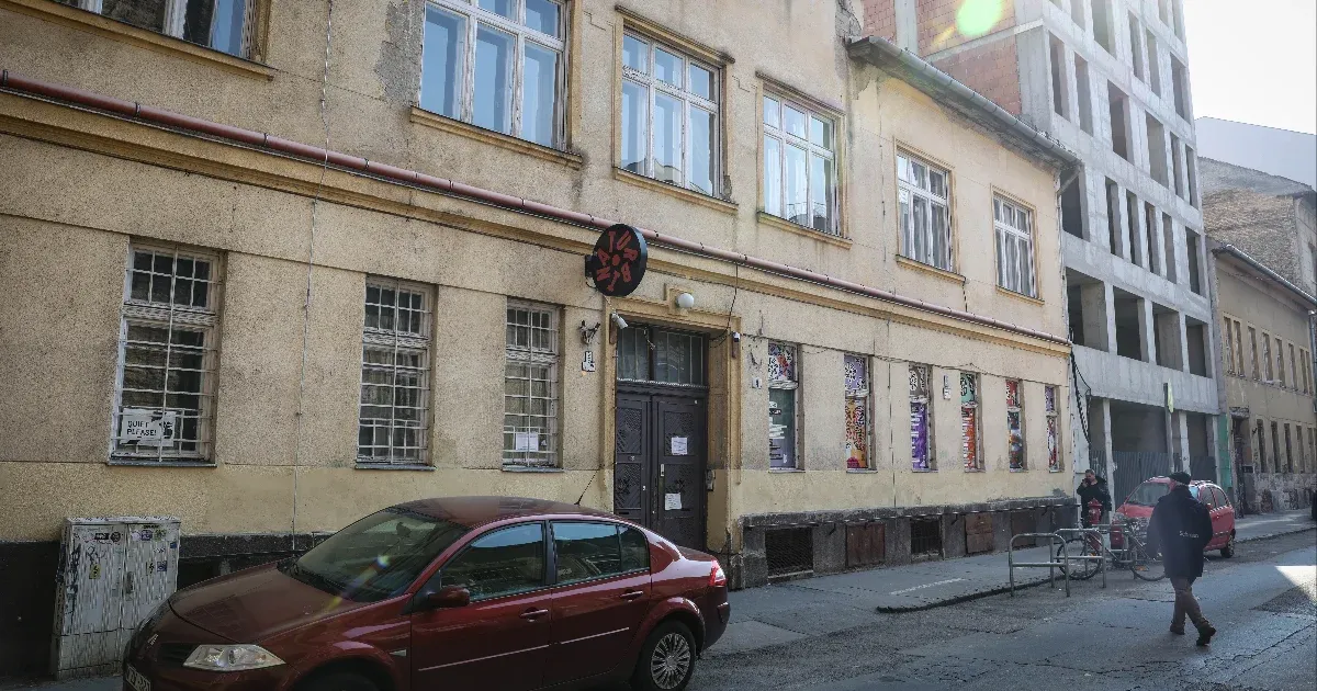 Turbina: Rendőrségi Bezárás és Tiltakozás az Arányosság Hiánya Ellen
