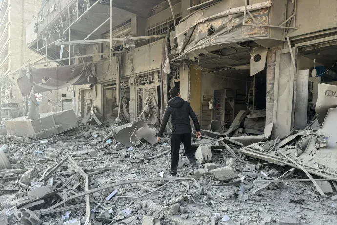 Épületek romjai Bejrút déli külvárosában az izraeli légicsapások egyik helyszínén 2026. március 6-án – Fotó: AFP