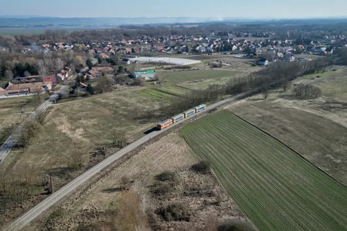 Hat hónappal a kisiklás után, újra el lehet jutni vonattal Vácról Balassagyarmatra