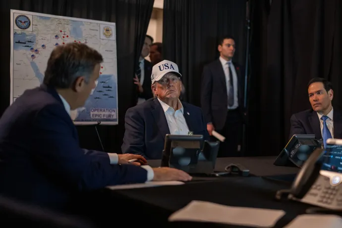 Egy héttel a háború kezdete után Trump még súlyosabb csapásokat lengetett be