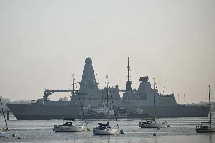 A HMS Dragon Anglia déli partján március 3-án – Fotó: Justin Tallis / AFP