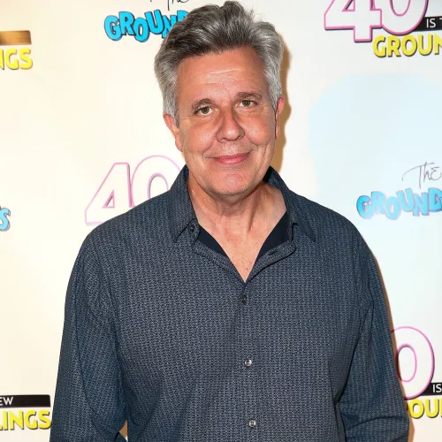 Meghalt Stephen Hibbert, a Ponyvaregény Bénája Kép