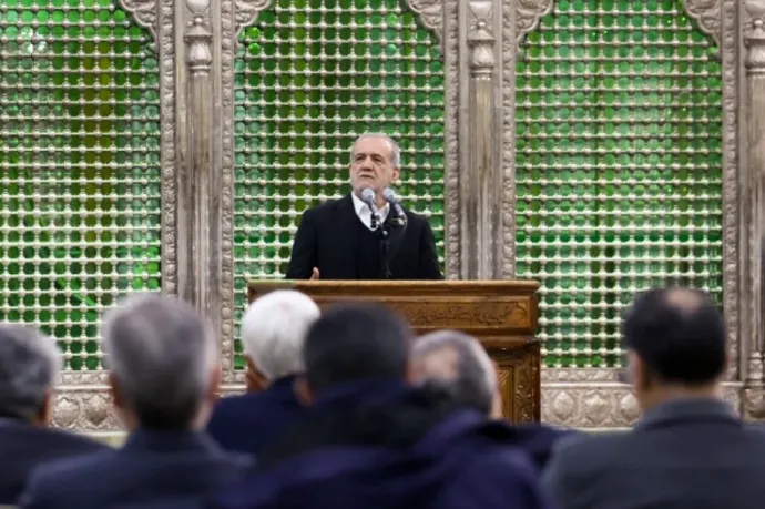 Irán elnöke azt ígérte, ezután nem támadják a szomszédos országokat, és bocsánatot is kért tőlük ezért