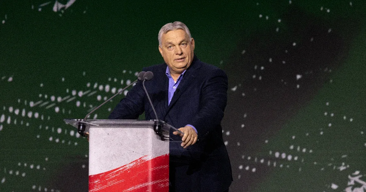 „Az M5-ös a Tiszához vezet” – Orbán és Lázár is utalgatott az ukrán pénzszállítókra a DPK-n