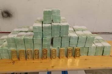 Az ukrán takarékbank visszaköveteli a pénzszállító autókban lefoglalt pénzt és aranyat a magyar hatóságoktól