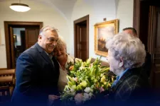 Orbán Viktor a legbátrabb nőket, a Kutyapárt Orbán Viktort köszöntötte fel nőnapon