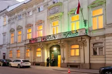 Hadházy Ákos: Völner Pál lánya a bécsi nagykövetségen attasé és konzul