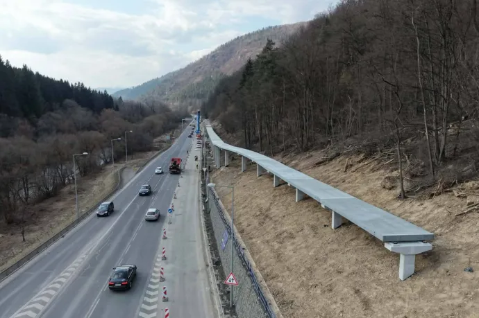 Autóúttal párhuzamos, 650 méter hosszú kerékpárhidat építenek Szlovákiában