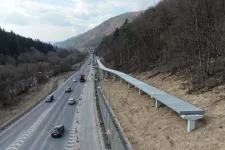 Autóúttal párhuzamos, 650 méter hosszú kerékpárhidat építenek Szlovákiában