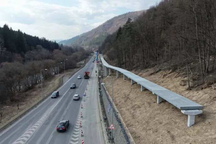 Autóúttal párhuzamos, 650 méter hosszú kerékpárhidat építenek Szlovákiában