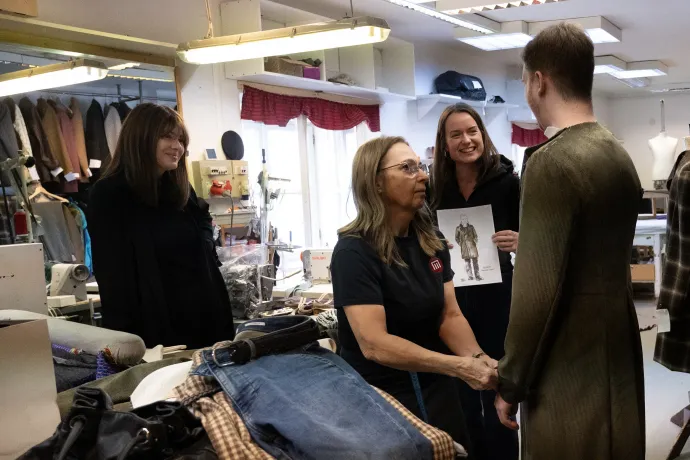 Slárku Anett és Zubor Kata – Fotó: Merényi Dániel / Telex