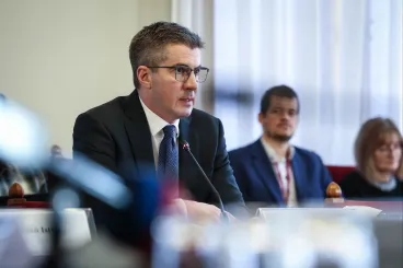 Kocsis Máté törvényjavaslatot nyújtott be az ukrán pénzszállító autókban lefoglalt vagyon miatt