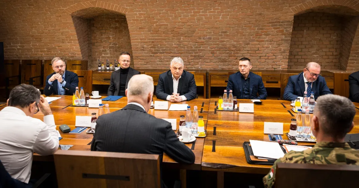 Rendkívüli kormányülést hívott össze Orbán a növekvő olajárak miatt