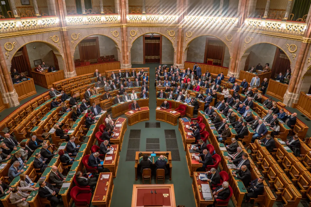 Arató Gergely a Fidesz-Mi Hazánk-koalícióról kérdezett – Orbán válasza: ön ezt már csak a tévéből nézheti majd