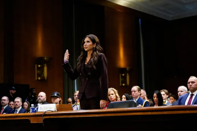 „Soha ne tegyél keresztbe Trumpnak, soha ne hibáztasd a főnököd” – így pecsételte meg sorsát a kirúgott miniszter