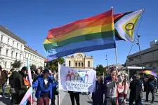 A Pécs Pride szervezőjének ügyét is felfüggesztette a bíróság