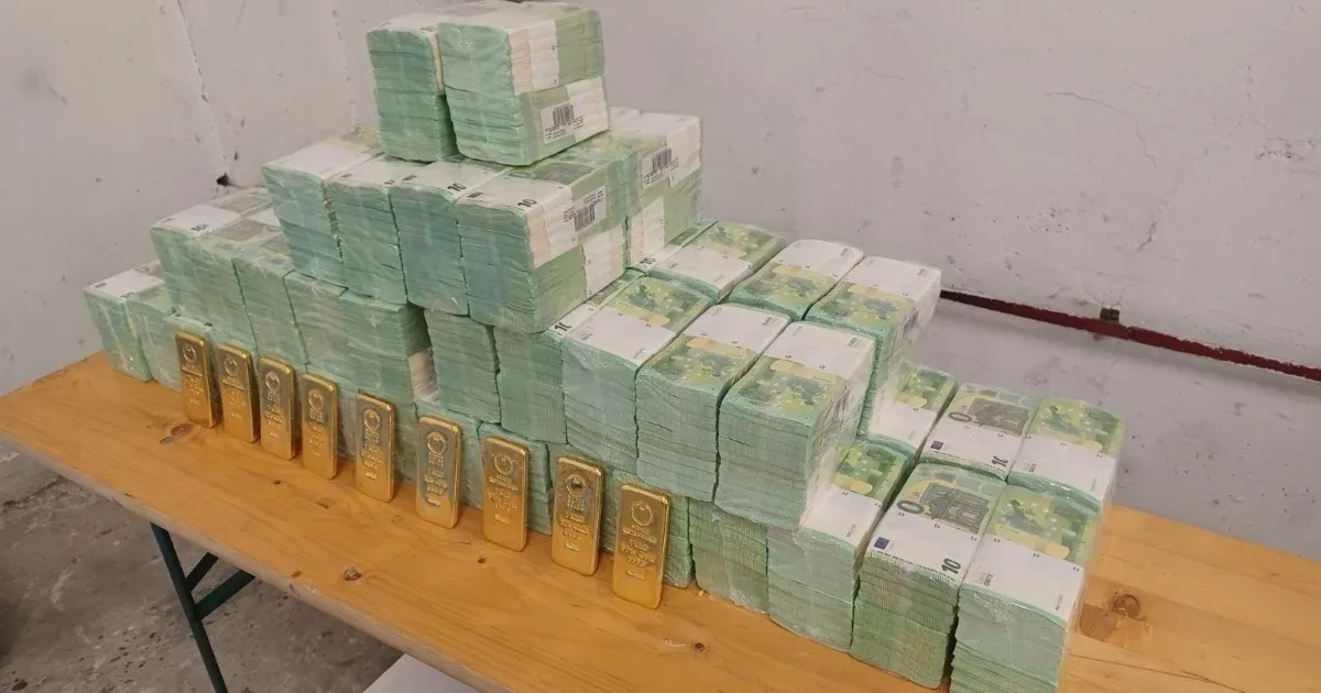 Rendeletbe írta a kormány, hogy a helyszínen nem volt tisztázható az ukrán pénzszállító autókban lefoglalt vagyon jogcíme