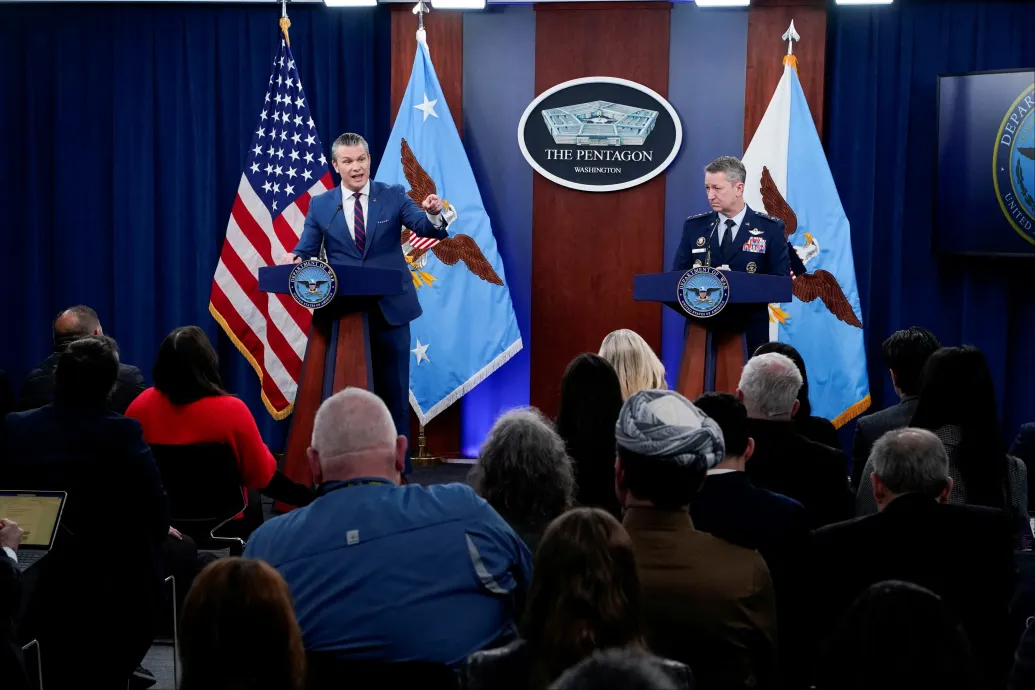 Pete Hegseth: Irán nagy hibát követett el azzal, hogy a szomszédait célba vette – Forrás: Telex.hu