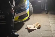 Meteor szelte át Németország egét, lehulló darabok beszakították egy ház hálószobáját