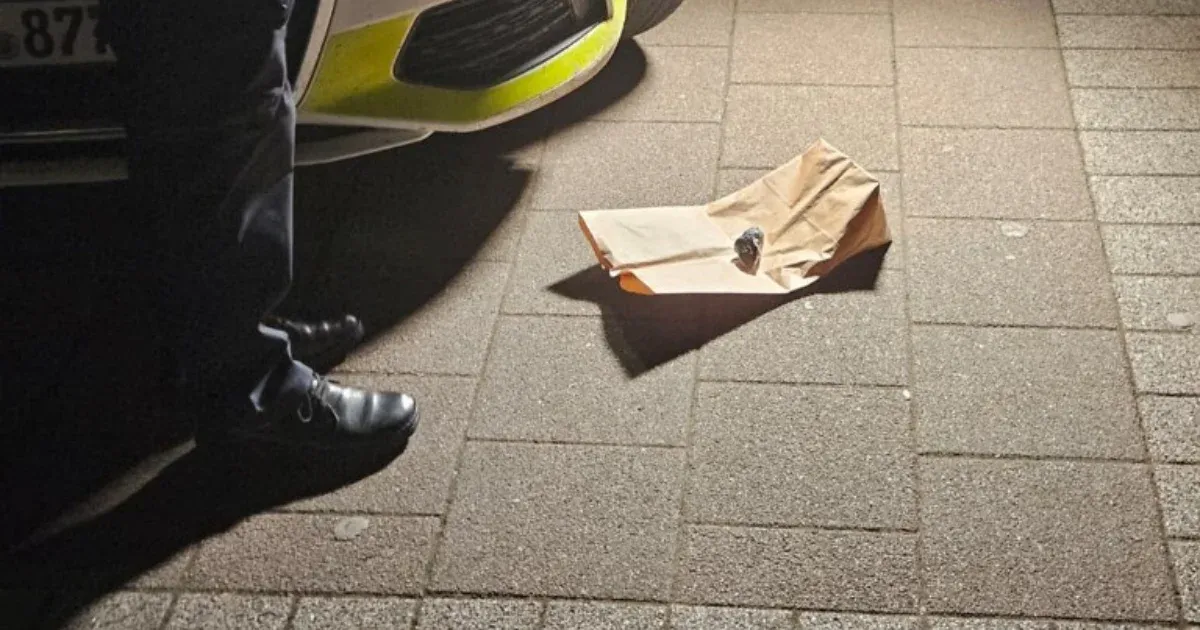 Meteorit szelte át Németország egét, lehulló darabok beszakították egy ház hálószobáját