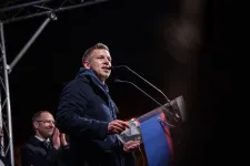 21 Kutatóközpont: Erősödik a Fidesz, de még mindig 53-39-re vezet a Tisza a biztos szavazó pártválasztók között