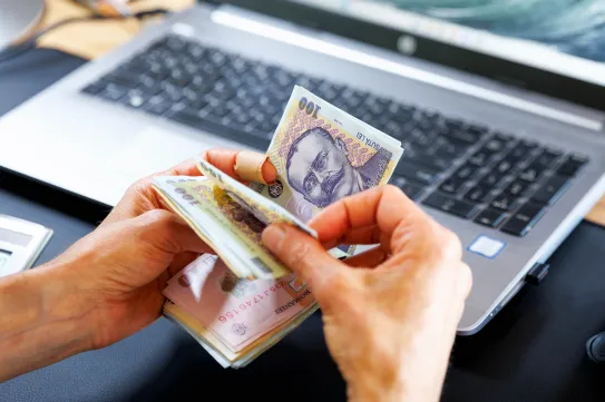 Kolozs megyében nőtt leginkább a nettó átlagbér egy év alatt, meghaladta a 7300 lejt