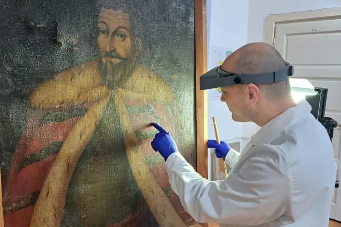 Erdély fejedelmei visszatérnek a palotájukba