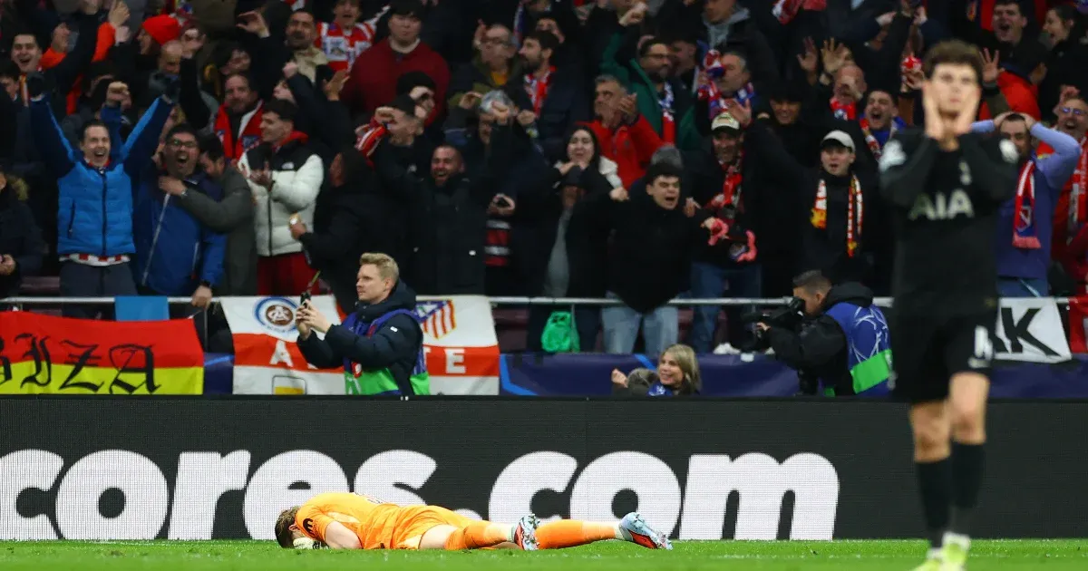 Tíz perc alatt kétszer botlott meg a labdával a Tottenham kapusa, két gólt kaptak belőle a BL-ben