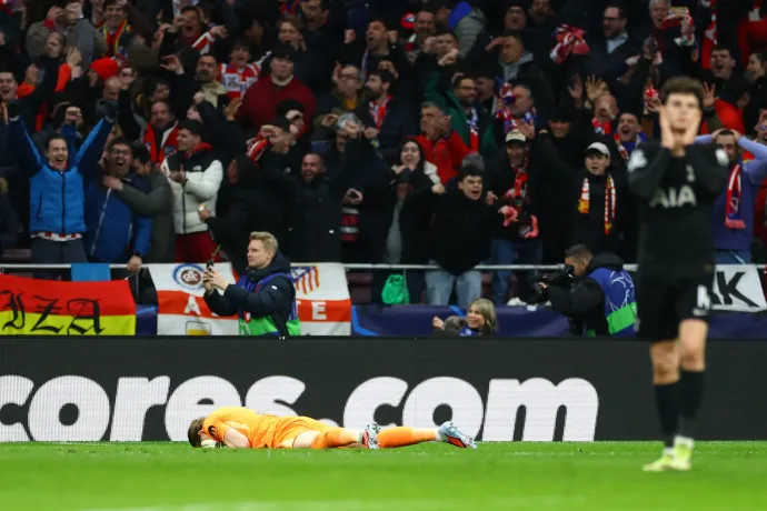 Tíz perc alatt kétszer botlott meg a labdával a Tottenham kapusa, két gólt kaptak ebből a BL-ben