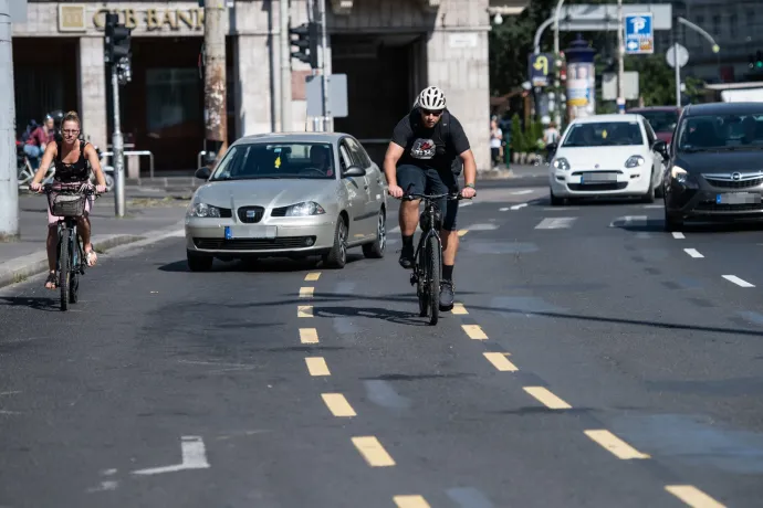 Szokjanak hozzá az autósok, hogy a kerékpáros közlekedőpartner, nem útakadály
