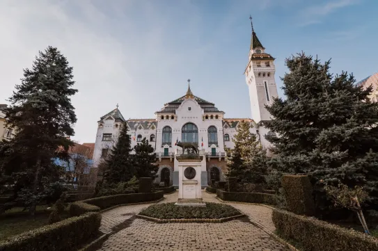 Kezdődhet Marosvásárhely szecessziós Közigazgatási Palotájának külső felújítása