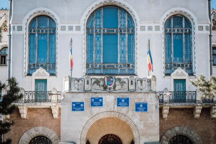 Kezdődhet Marosvásárhely szecessziós Közigazgatási Palotájának külső felújítása