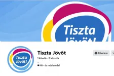 A DK és a Kutyapárt jelöltjeit hirdető oldalak jelentek meg Tuzson Bence választókerületében