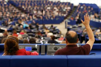 EP: Ha így haladunk, 134 év kell a nemek közötti teljes egyenlőséghez
