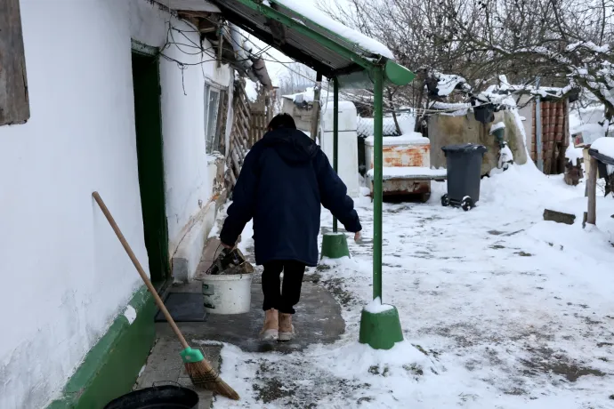 Orbán a januári fagyban meghirdette, hogy senki sem marad tűzifa nélkül – van, aki egy hónappal később kapta meg